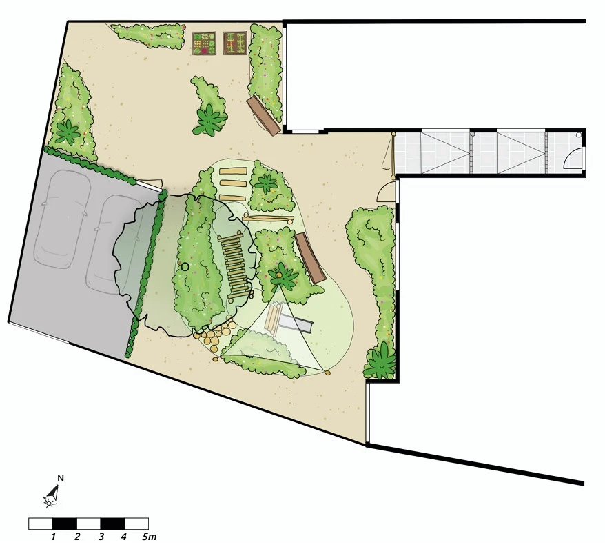 Plattegrond van de afgeheinde buitenspeelruimte van KDV Sprookjespaleis: klimtoestel, zandbak, speelhuisje, moestuin en groen